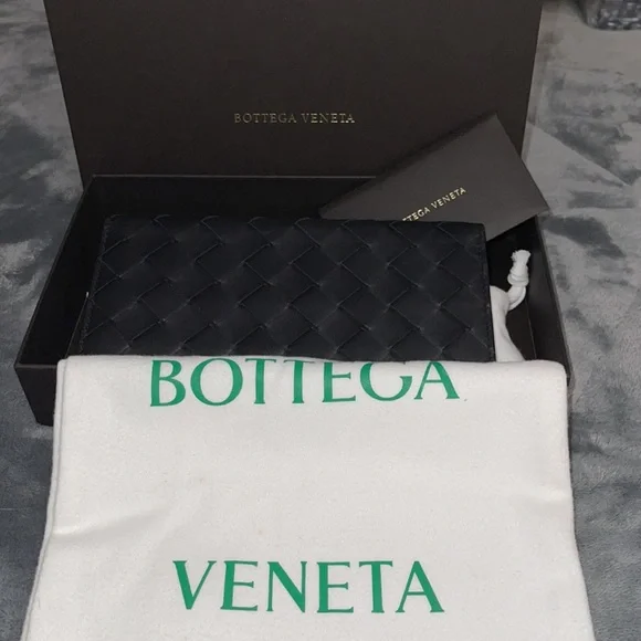 Bottega Veneta slim wallet intrecciato leather gorgeous comes with box n dust Bg - Picture 10 of 10